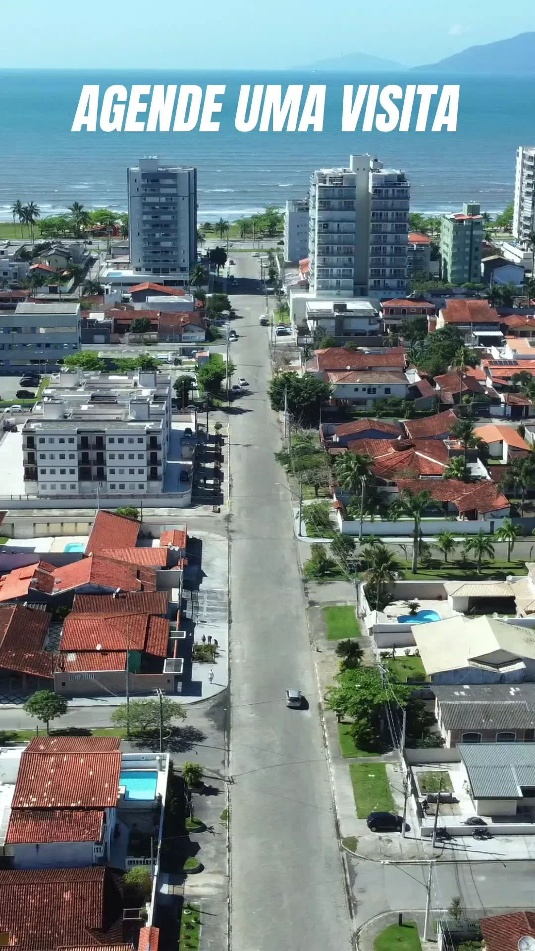 Vista aérea da região do Bairro Aruan e Praia do Indaiá em Caraguatatuba/SP